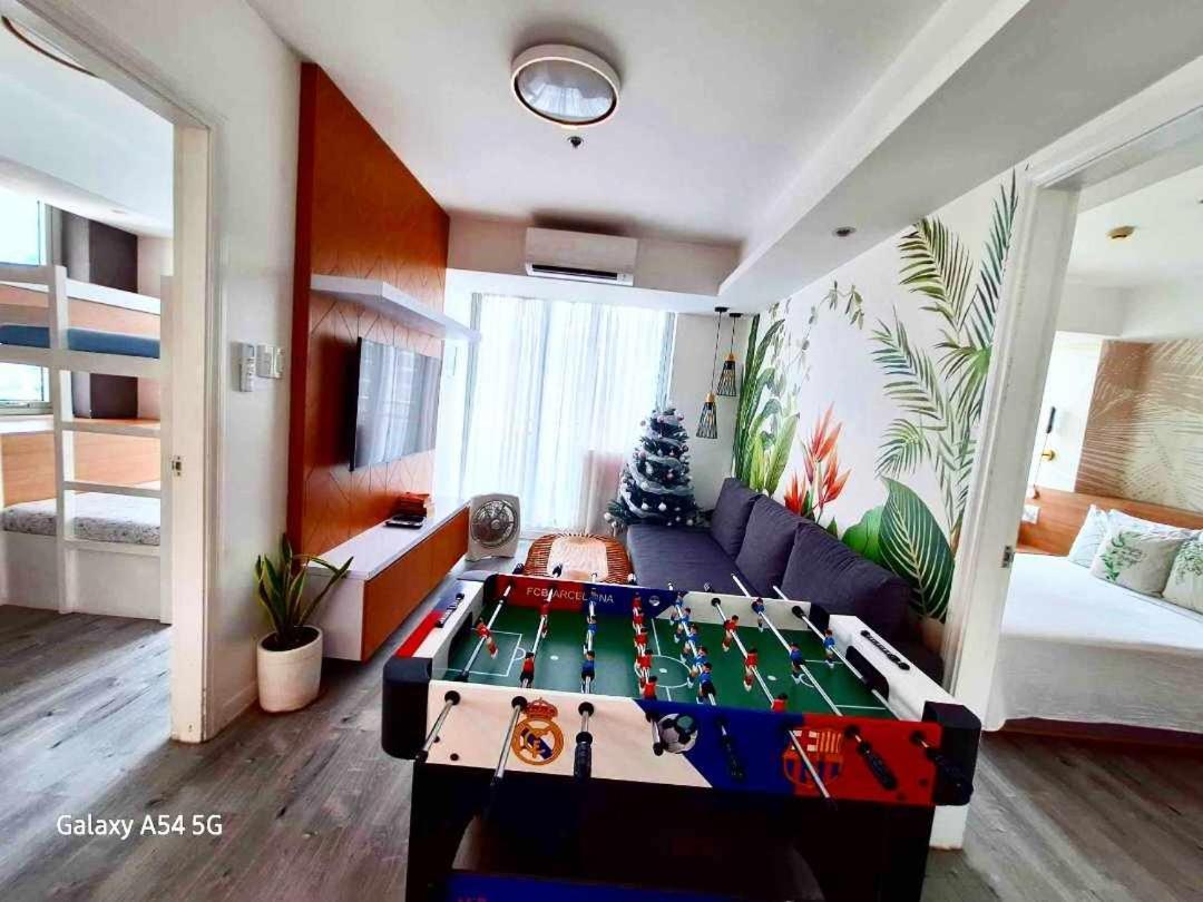 Manila Urban Resort At Azure Exterior photo
