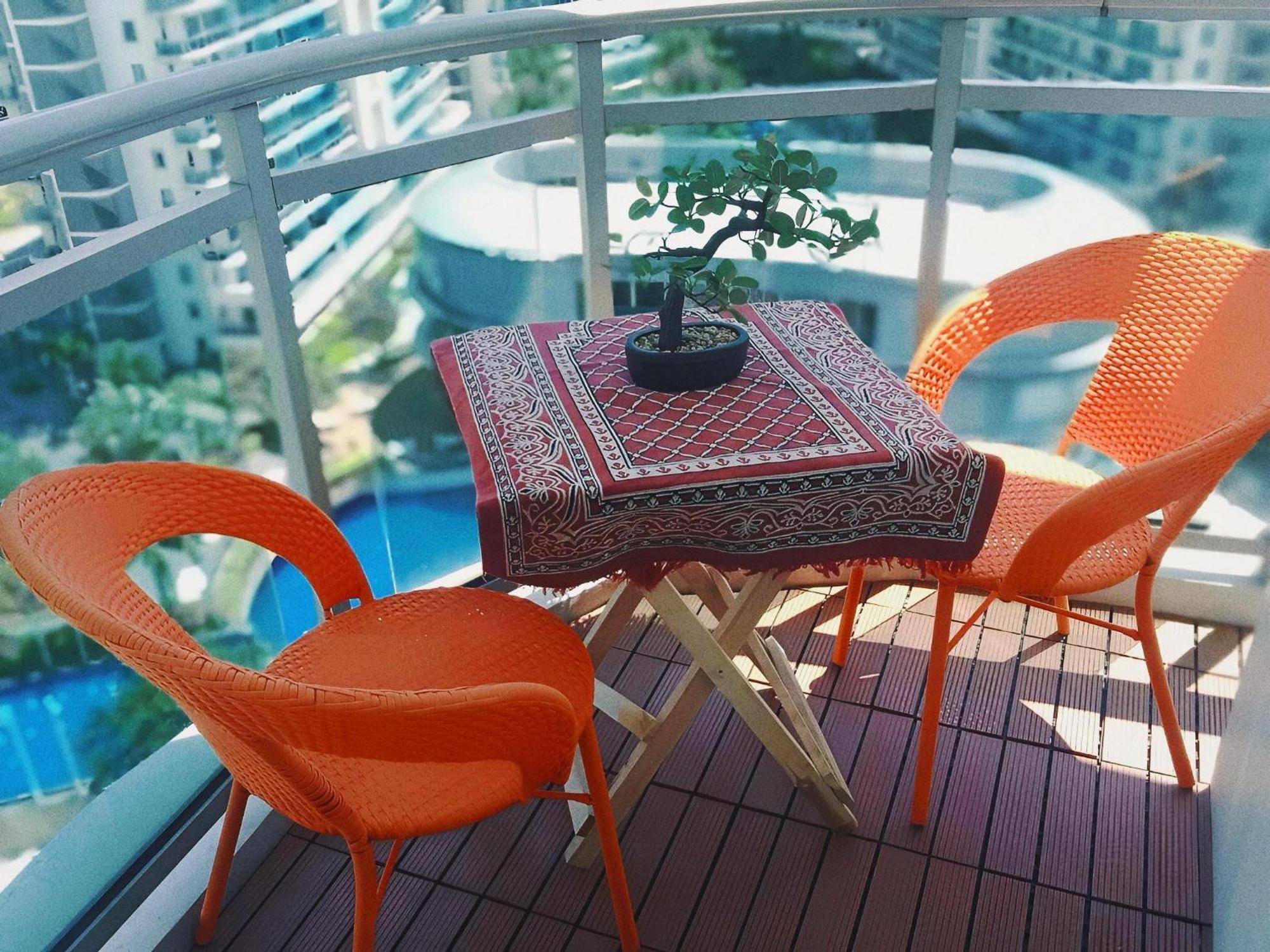 Manila Urban Resort At Azure Exterior photo