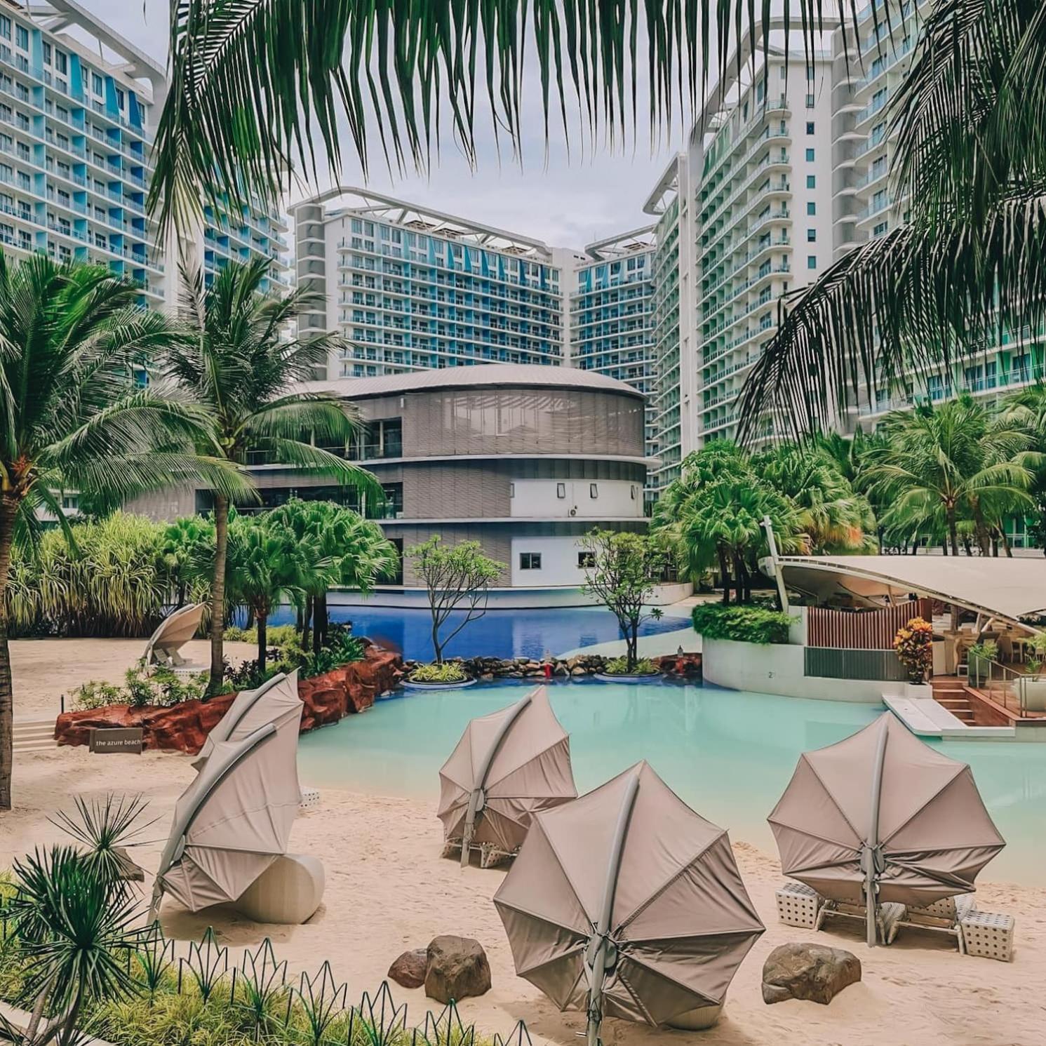 Manila Urban Resort At Azure Exterior photo
