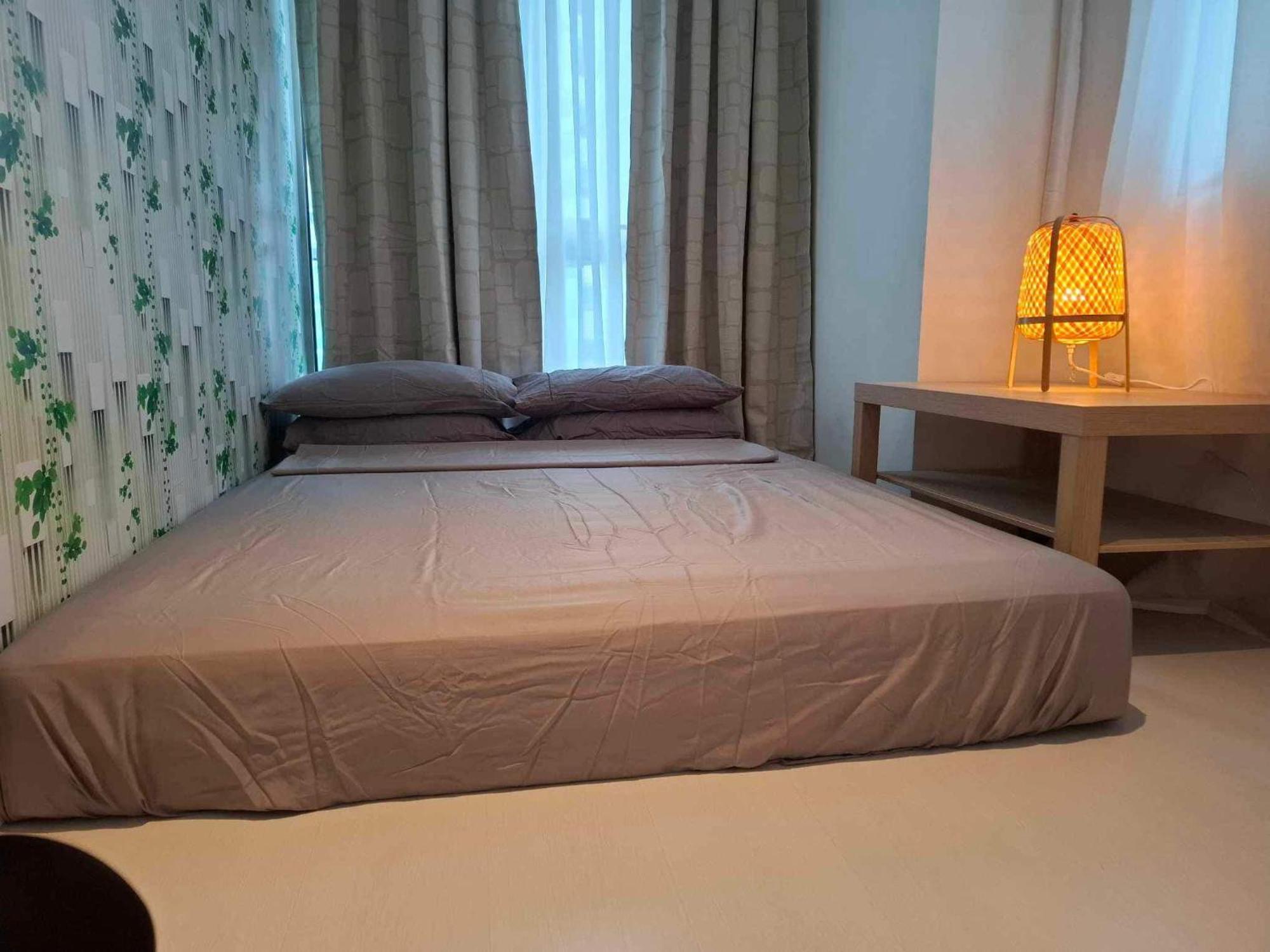 Manila Urban Resort At Azure Exterior photo