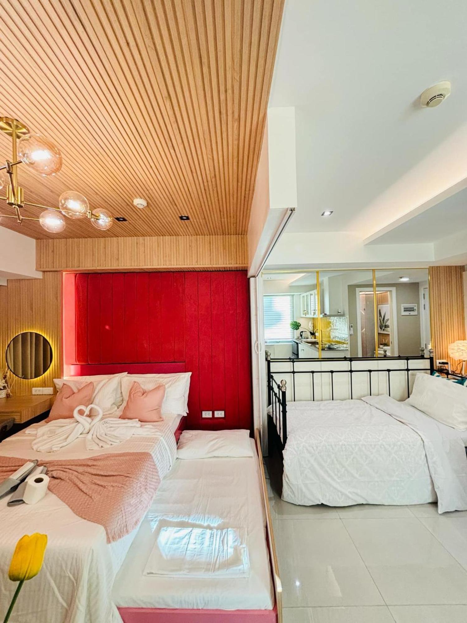 Manila Urban Resort At Azure Exterior photo